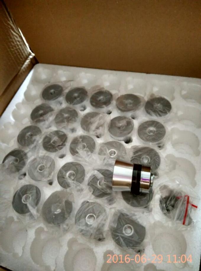 Piezo keramischer Wandler-waschende Ultraschallausrüstung zerteilt/die Auto-Teile