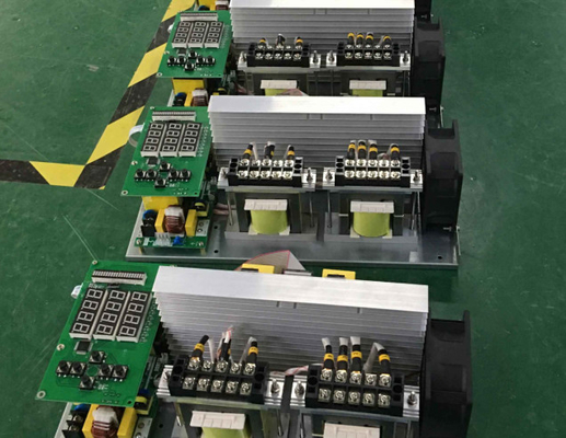 100-W-Ultraschallreiniger-Leiterplatten, angepasste Leistung und Frequenz